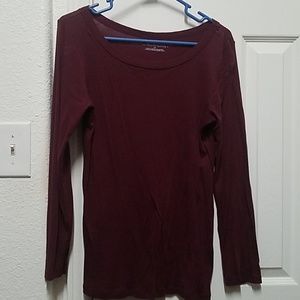 Long sleeve burgandy tee